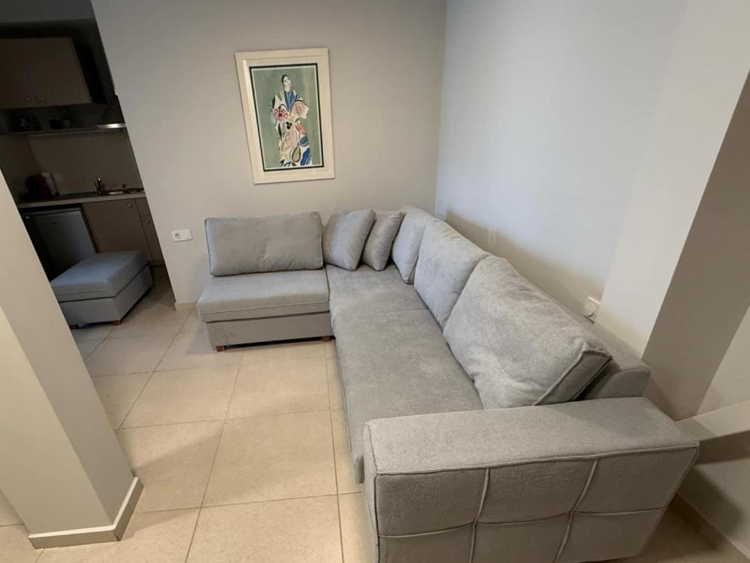 Stylish Studio Apartment - 8F House Каламата Екстериор снимка