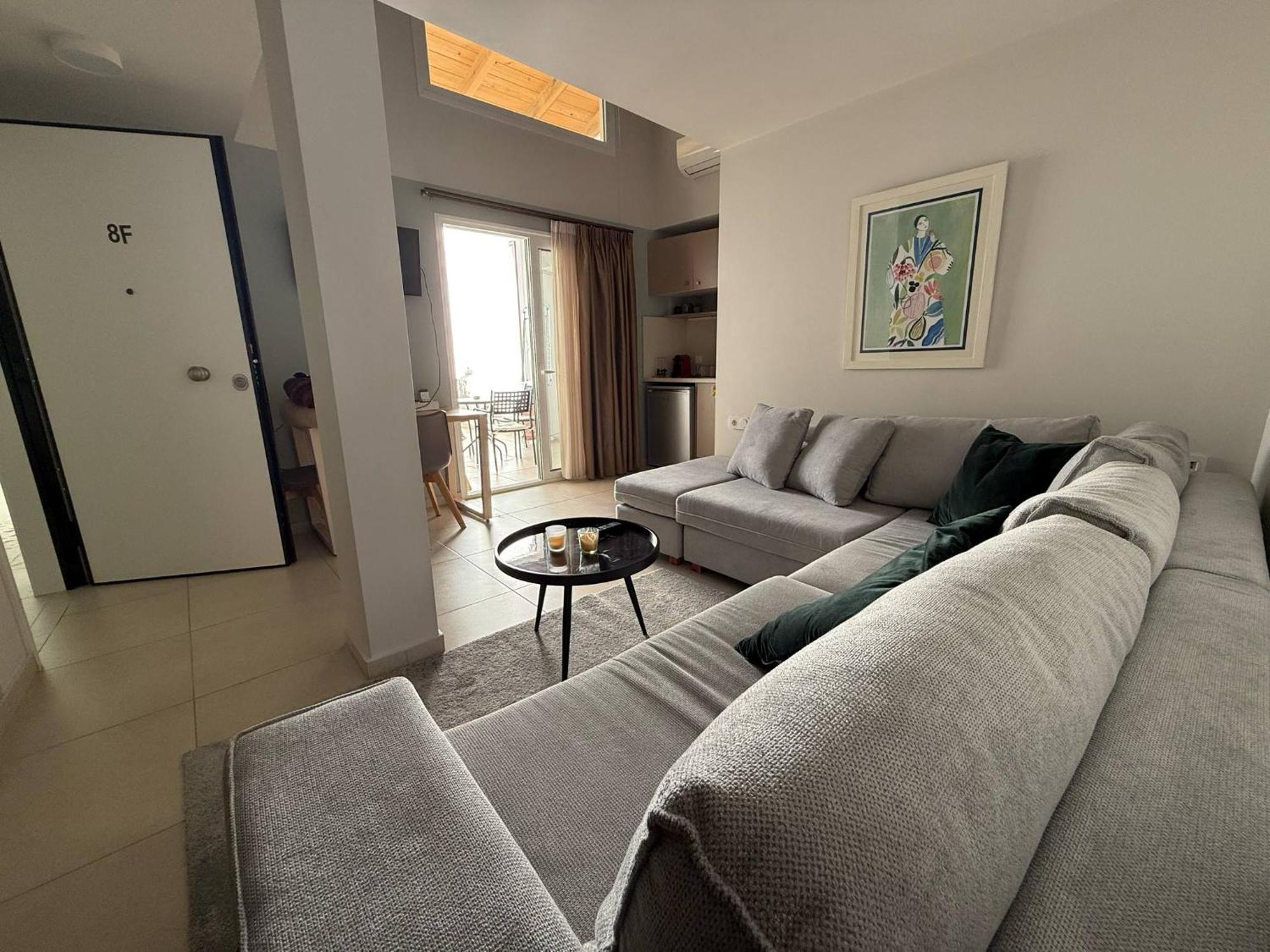 Stylish Studio Apartment - 8F House Каламата Екстериор снимка