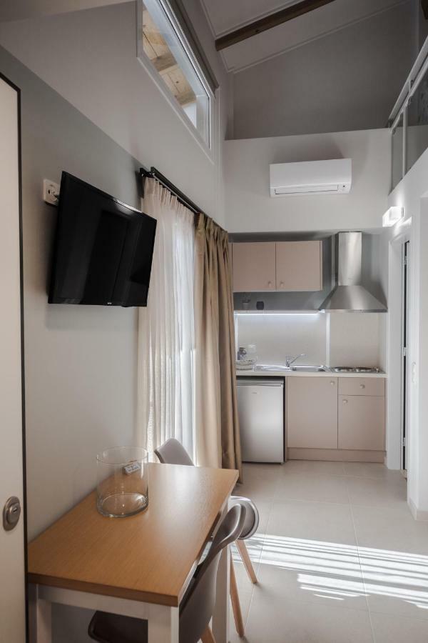Stylish Studio Apartment - 8F House Каламата Екстериор снимка